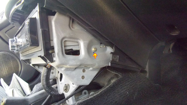 デルソル カーオーディオ取り外し
